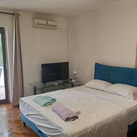 Apartments And Rooms Camelia Premantura Ngoại thất bức ảnh