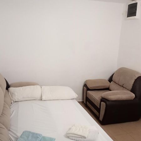 Apartments And Rooms Camelia Premantura Ngoại thất bức ảnh