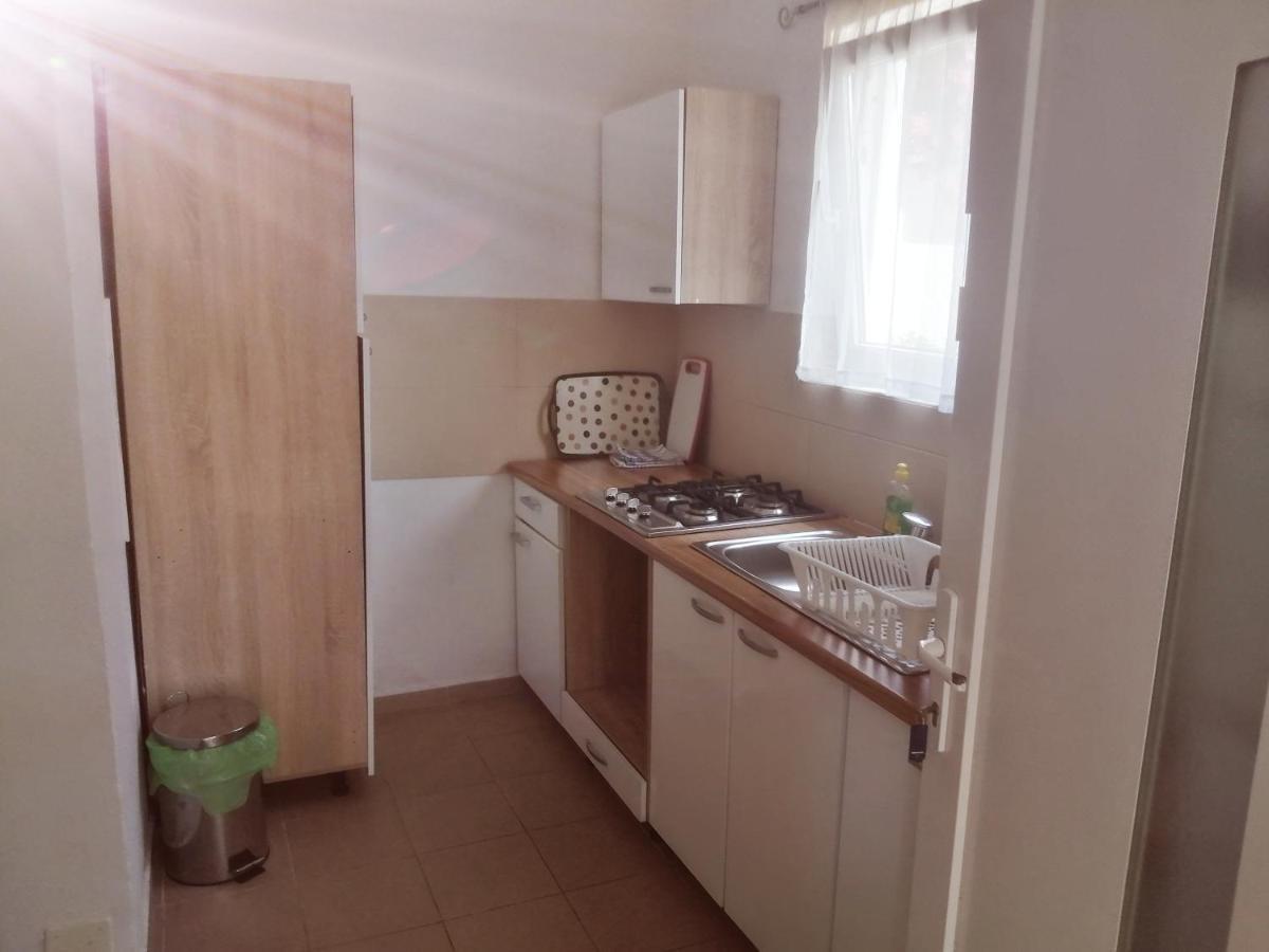 Apartments And Rooms Camelia Premantura Ngoại thất bức ảnh